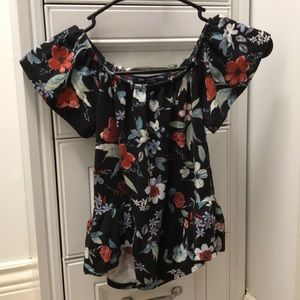 Off the Shoulder Flower Top With ruffled bottom